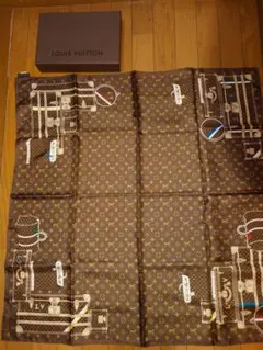 LOUISVUITTON　ルイヴィトン　モノグラムスカーフ　シルク100％