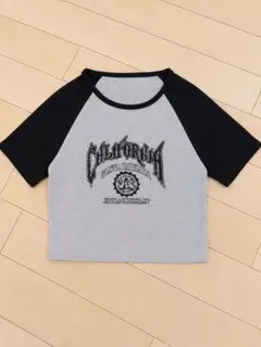 CALIFORNIA ラグラン クロップド丈 半袖Tシャツ