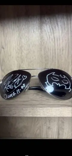 Ray-Ban レイバンサングラス 兎味ペロリナサイン入り