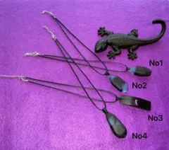 ハンドメイド ネックレス レジンアート黒檀