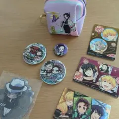 鬼滅の刃グッツ　ポーチ　缶バッチ　カード　シール