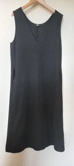 UNIQLO ダークグレー Vネックジャンパースカート M