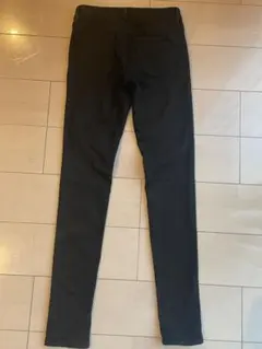 ブラック スキニーパンツ