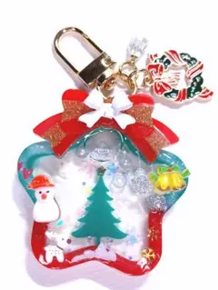♡クリスマスキーホルダーサンタツリーシェイカーチャーム星形レジンスノードーム♡