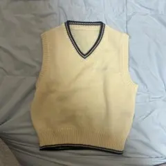 COMME CA DU MODE クリーム色 Vネックベスト 110