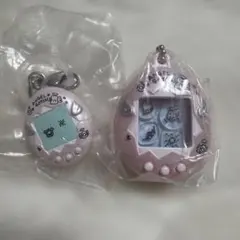 たまごっちシャカシャカチャームコレクション・たまごっちめじるしアクセサリー　2点