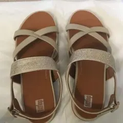 fitflop ローズゴールド ビーズ装飾 厚底トングサンダル - メルカリ