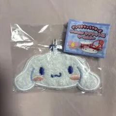 【匿名配送】 サンリオ minimini ラグマット風キーホルダー シナモン