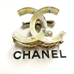 新品未使用ノベルティ　　　シャネルCHANELロゴデザイン　パールヘアクリップ