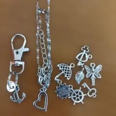 キーホルダー・ネックレスセット（シルバーチャーム 7個付き）