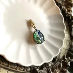 ヴィンテージオパールガラス シラーエメラルドのネックレス・ペンダントトップ