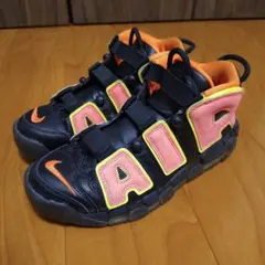 NIKE AIR MORE UPTEMPO "HOT PUNCH"のサムネイル