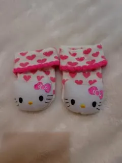 HELLO KITTY ハート柄 ベビー靴下　ぬいぐるみ　キティ