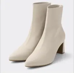 タグ付き未着用　GU ポインテッドニットブーツ　オフホワイト S