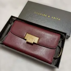 CHARLES & KEITH 財布 ショルダーのサムネイル