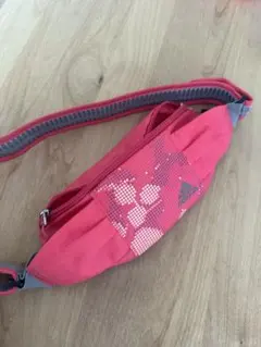 adidas ピンク ランニング用　ウエストポーチ