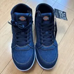 Item thumbnail for item 8feb6505-da0a-4a5e-8ca8-fd6bc9e1490a