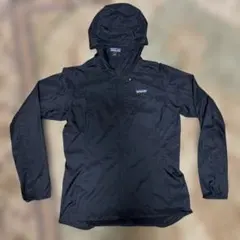 Patagonia フード付きブラックジャケット　レディース