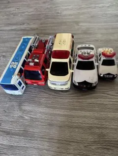 はたらく車5台セット　トミカ　消防車　救急車