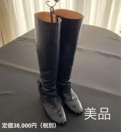 ブラックレザー ロングブーツ ストラップ付き