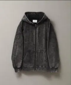 ブラック系ジップパーカー