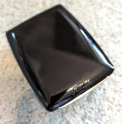 Guerlain パリュールゴールド コンパクト ファンデーション ケースのサムネイル