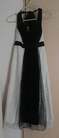 パーティードレス　ワンピース　白　黒　結婚式