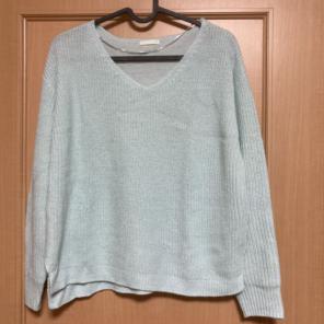 ジーユー(GU)のニット　春色ニット　Vネックニット