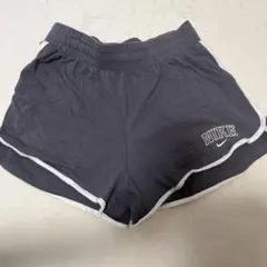 ストリート系　NIKE ショートパンツ