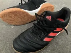 アディダス フットサルシューズ
