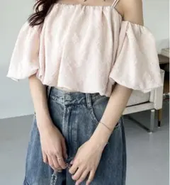 オフショルダー パフスリーブ クロップドトップス ピンク