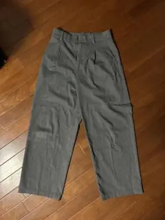 ユニクロ　グレー スラックス
