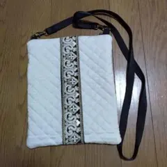 ハンドメイド　大きめスマホショルダーバッグ　サコッシュ　インド刺繍リボン