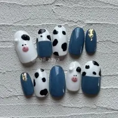 牛柄 アニマル くすみブルー ネイルチップ オーバル