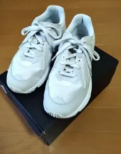 adidas アディダス　スニーカー　27センチ　ホワイトのサムネイル
