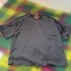 ZARA 黒 サテン 半袖シャツ