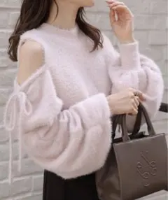 NICE CLAUP あざと肩あきフェザーニット ピンク