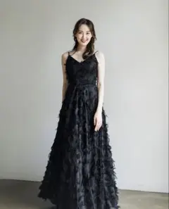 フリル付き黒スリップドレス
