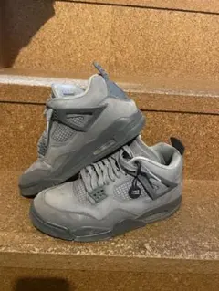 NIKE AIR JORDAN 4 RETRO グレーのサムネイル