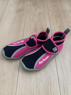 REEF TOURER ウォーターシューズ ピンク/ブラック　21センチのサムネイル