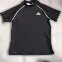 adidas ブラック ラッシュガード 140