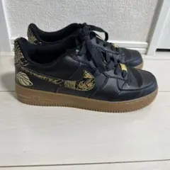 NIKE Air Force 1 ブラック/ゴールド