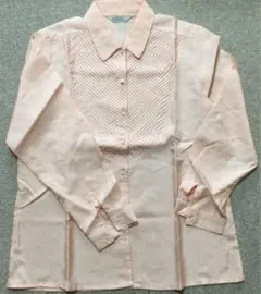 レトロブラウス ピーチカラーのブラウス　ボウタイ＆黒リボン付き