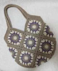 ハンドメイド　かぎ編み　モチーフバッグ(ベージュ/オフホワイト/紫)