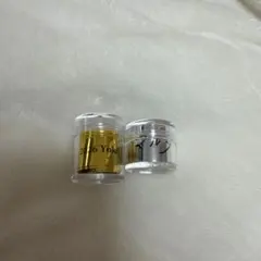 （左）マルシィ横浜アリーナ銀手（金） （右）マルシィ武道館銀手（銀）