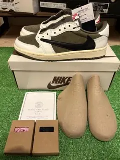 Travis Scott × Nike Air Jordan 1 Low OG