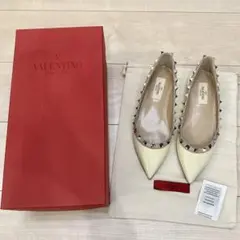 VALENTINO スタッズ付きポインテッドトゥパンプス 35 アイボリー