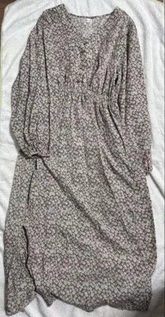 花柄ベージュロングワンピース 長袖