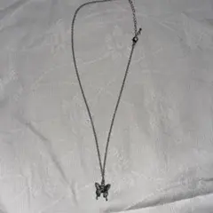蝶 ネックレス