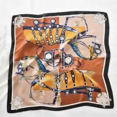 Ｓー19❤️スカーフ❤️正方形❤️首元華やか❤️大人カラー